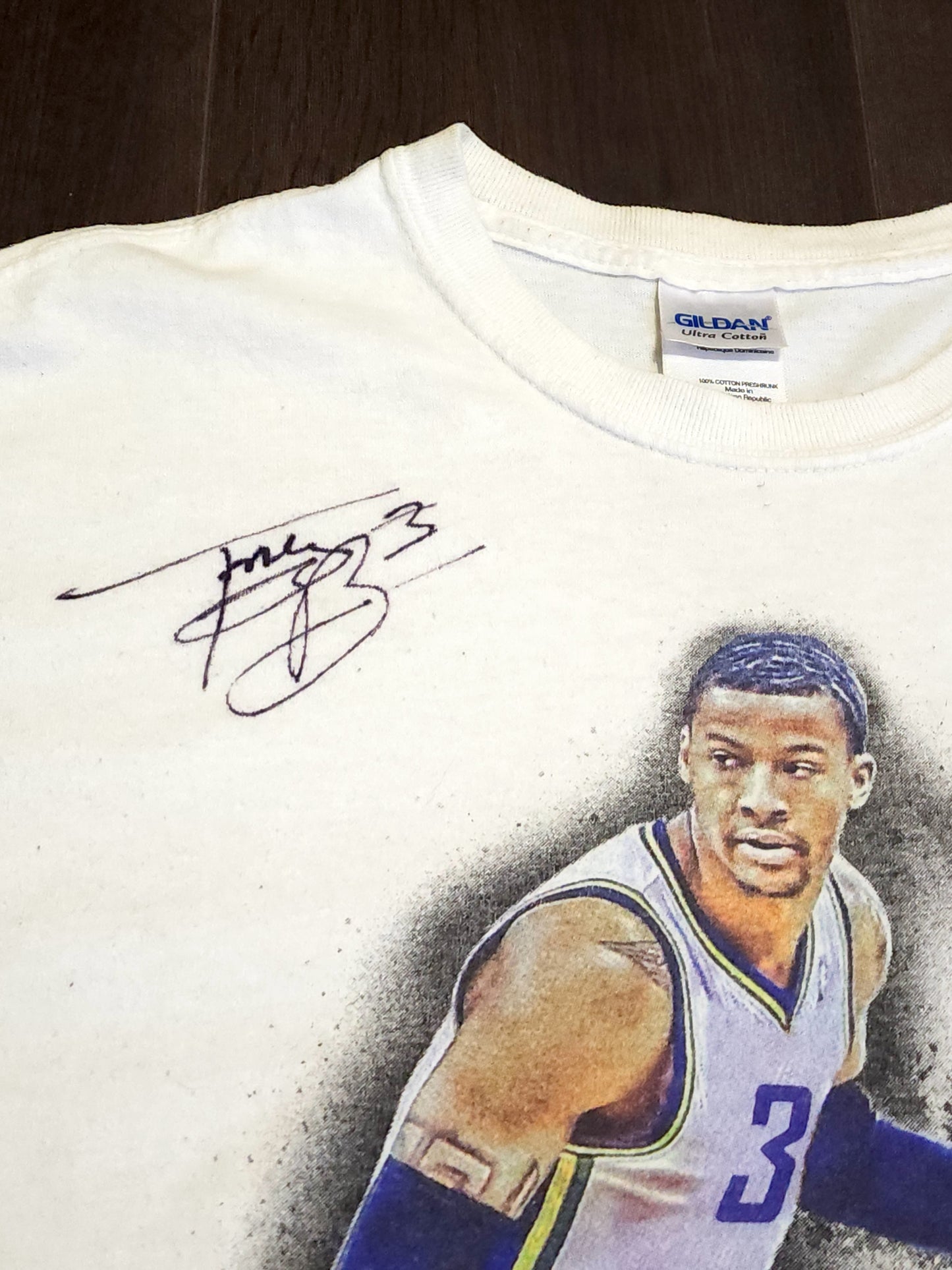 Trey Burke 簽名 T 卹