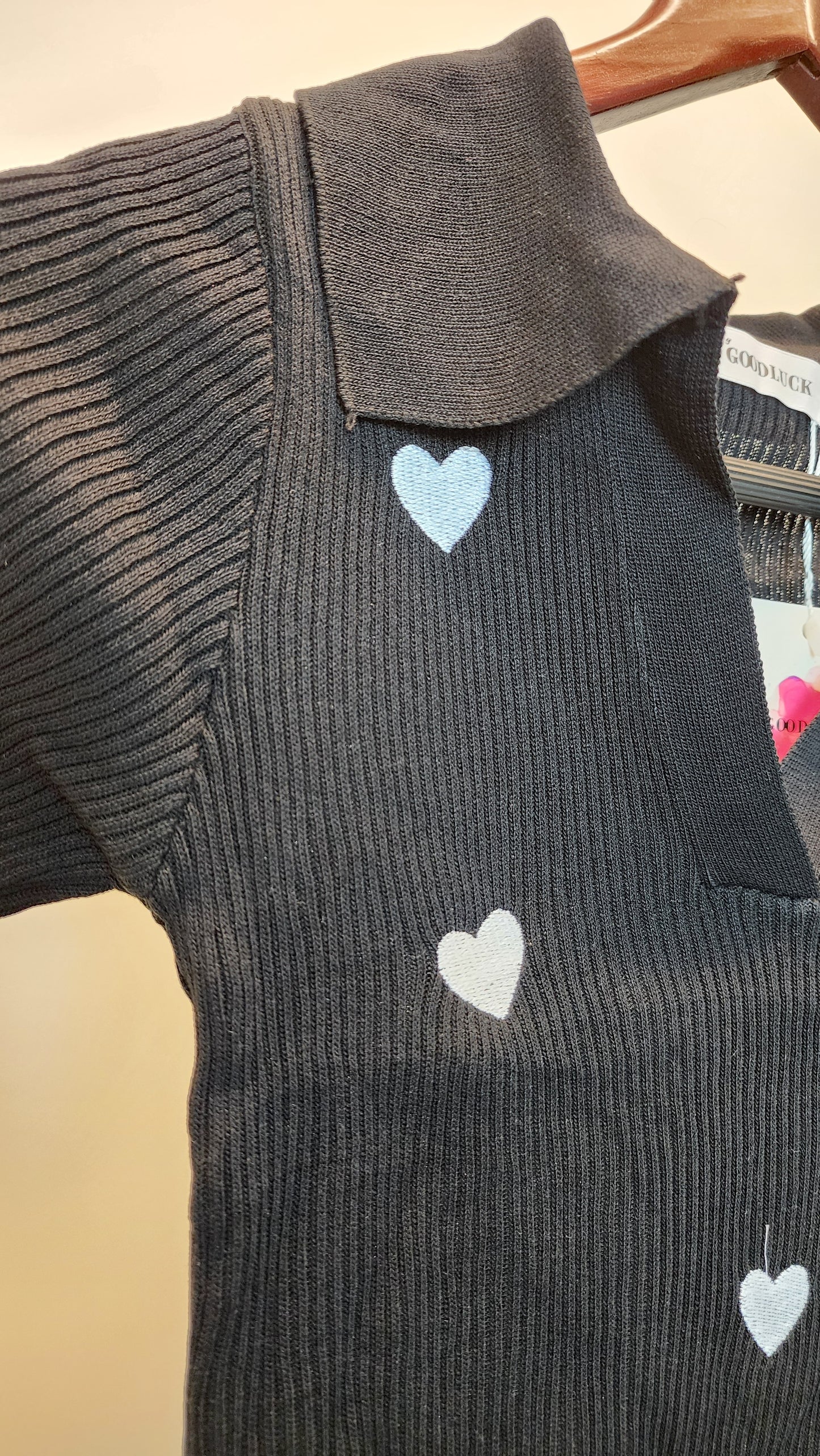 針織愛心刺繡翻領短袖